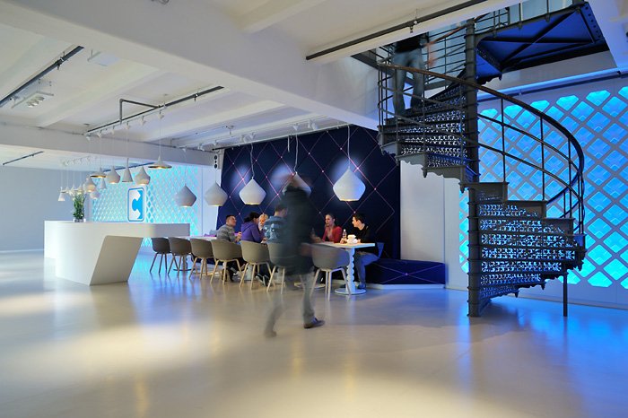 辦公室裝修風(fēng)格,廣州裝飾公司,冷色調(diào)辦公室設(shè)計,海博裝飾.jpg 辦公室裝修風(fēng)格,廣州裝飾公司,冷色調(diào)辦公室設(shè)計,海博裝飾.jpg