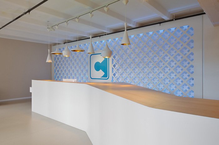 辦公室裝修風(fēng)格,廣州裝飾公司,冷色調(diào)辦公室設(shè)計,海博裝飾.jpg 辦公室裝修風(fēng)格,廣州裝飾公司,冷色調(diào)辦公室設(shè)計,海博裝飾.jpg