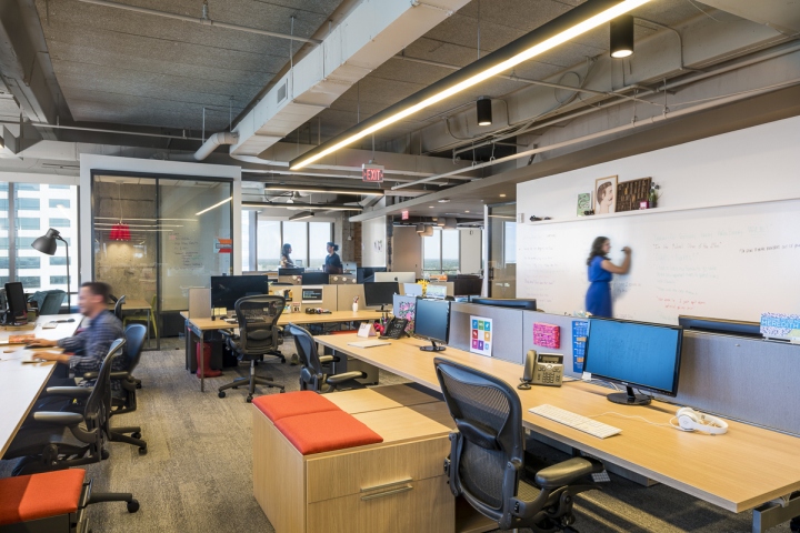 工業(yè)風辦公室裝修.jpg