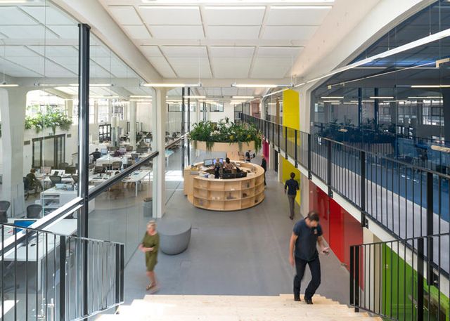 辦公樓裝修設(shè)計(jì)實(shí)景圖.jpg 辦公樓裝修設(shè)計(jì)實(shí)景圖.jpg